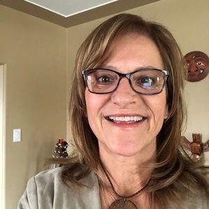 Meet your Posher, Liane